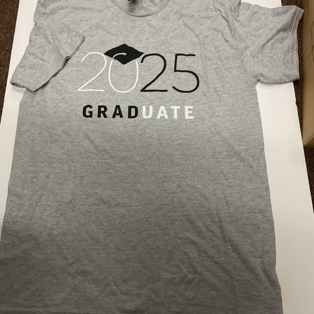 Gildan Heavy Cotton Gray T-Shirt 2025 Graduated tee new